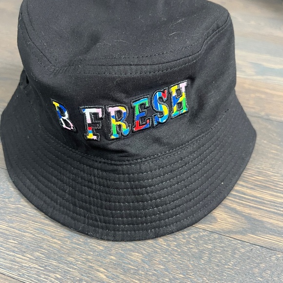 Reversible Bucket Hat – Black / Multicolor Geometric Print (Good Condition) - Picture 2 of 2